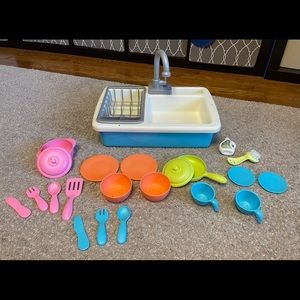 Pretend play kids kitchen sink - real running water!